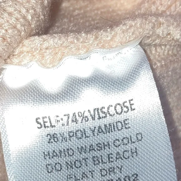 Women's Cable Knit Sweater - Cream 74 % VISCOSE 26 POLYAMIDE SIZE MEDIUM - Picture 6 of 7